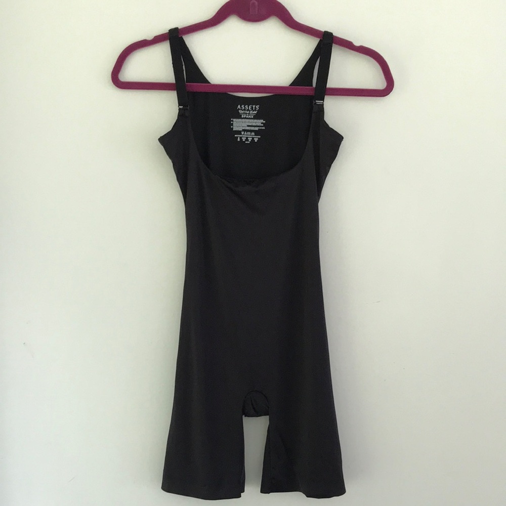 SPANXshape Invisible Open-Bust Mid-Thigh Bodysuit BLACK medium